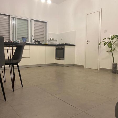 Apt Heart Tlv Arnon 50 Mt From Sea Lejlighed Tel Aviv Eksteriør billede