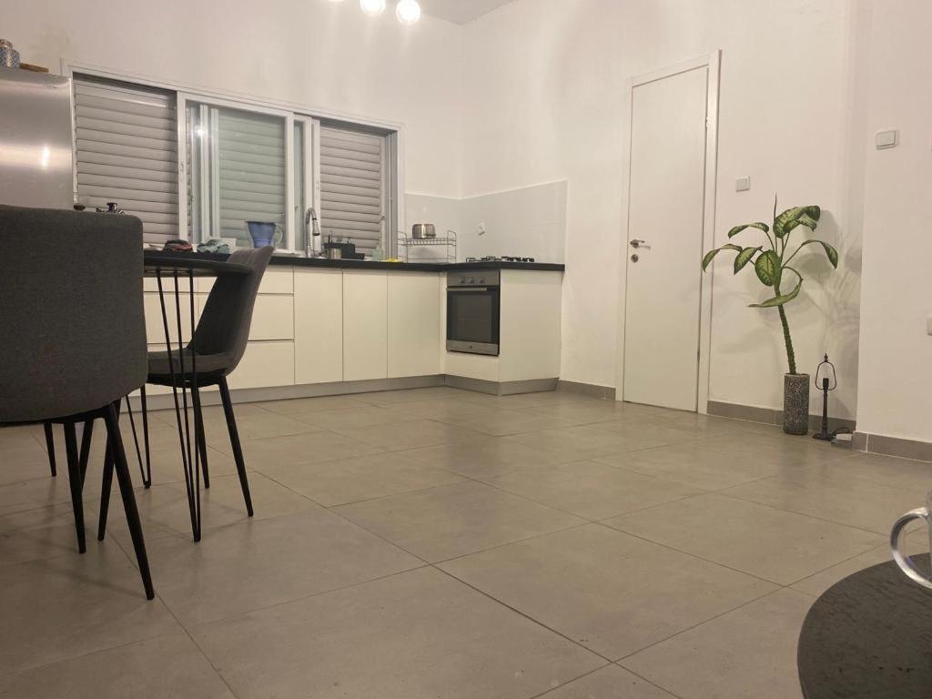 Apt Heart Tlv Arnon 50 Mt From Sea Lejlighed Tel Aviv Eksteriør billede